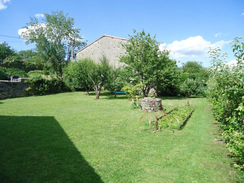 B&B Chez Fouchs - Chambre D'Hotes Dun-sur-Meuse Exterior foto