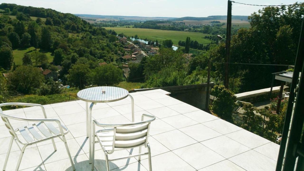B&B Chez Fouchs - Chambre D'Hotes Dun-sur-Meuse Exterior foto